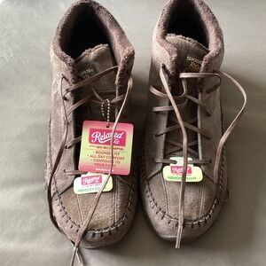 NWT Women's Skechers Relaxed Fit Booties size 9